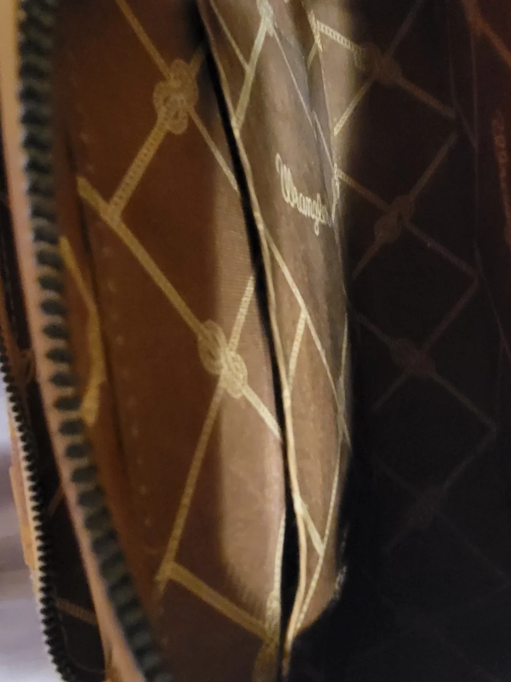 Wrangler Multicolor Chevron Pattern Zip Wallet